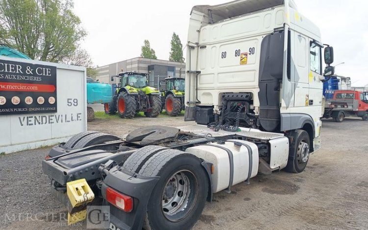 DAF XF 430 FT – PTRA : 44 TONNES – DIESEL – 718679 KMS – ANNEE 2017 BLANC EQ-776-KZ