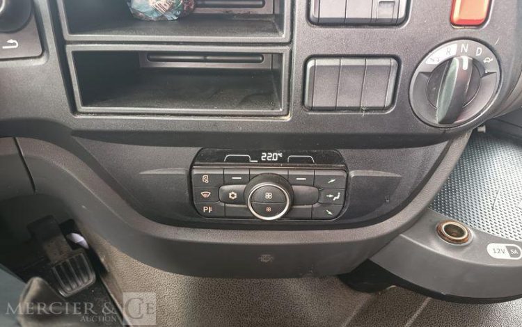 DAF XF 430 FT – PTRA : 44 TONNES – DIESEL – 718679 KMS – ANNEE 2017 BLANC EQ-776-KZ