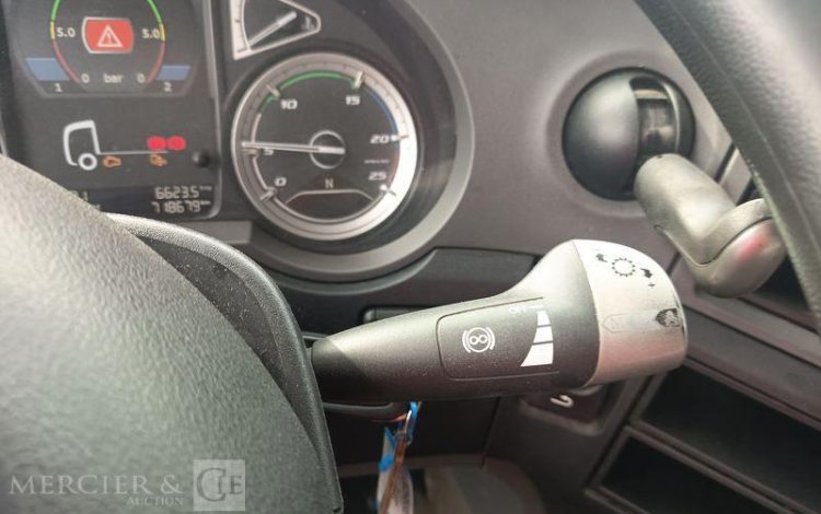 DAF XF 430 FT – PTRA : 44 TONNES – DIESEL – 718679 KMS – ANNEE 2017 BLANC EQ-776-KZ