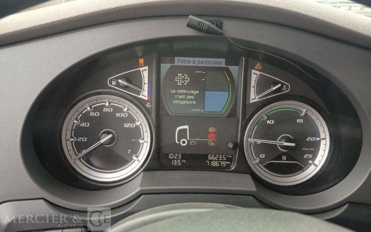 DAF XF 430 FT – PTRA : 44 TONNES – DIESEL – 718679 KMS – ANNEE 2017 BLANC EQ-776-KZ