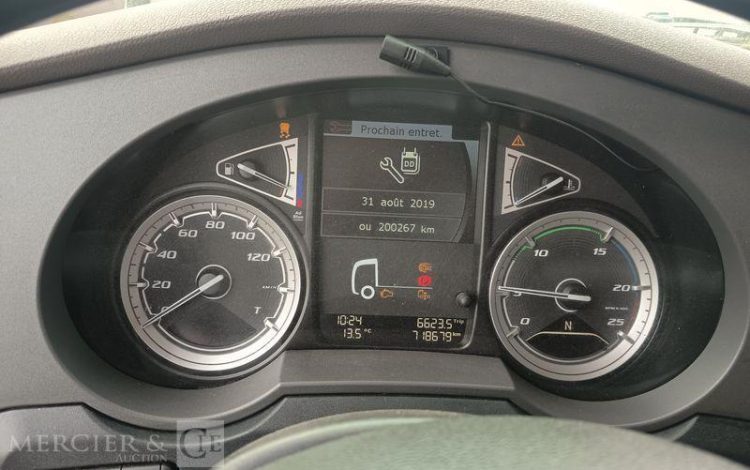 DAF XF 430 FT – PTRA : 44 TONNES – DIESEL – 718679 KMS – ANNEE 2017 BLANC EQ-776-KZ