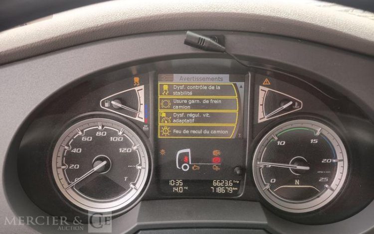 DAF XF 430 FT – PTRA : 44 TONNES – DIESEL – 718679 KMS – ANNEE 2017 BLANC EQ-776-KZ