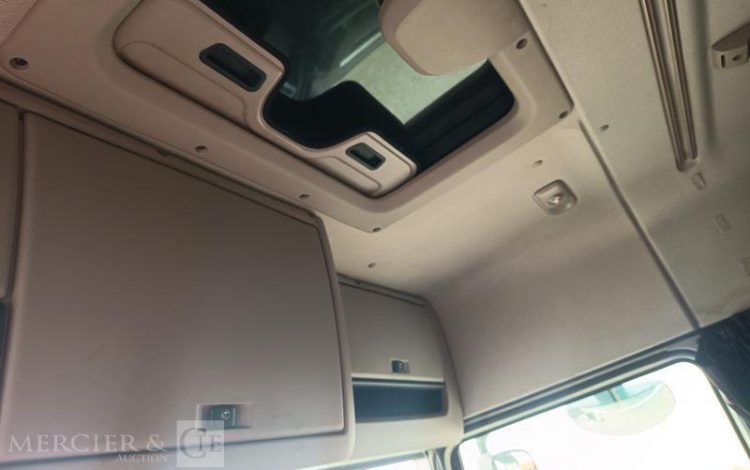 DAF XF 430 FT – PTRA : 44 TONNES – DIESEL – 718679 KMS – ANNEE 2017 BLANC EQ-776-KZ