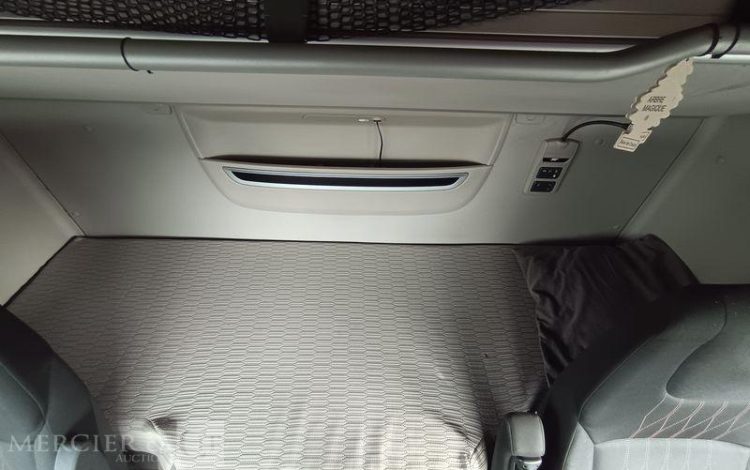 DAF XF 430 FT – PTRA : 44 TONNES – DIESEL – 718679 KMS – ANNEE 2017 BLANC EQ-776-KZ