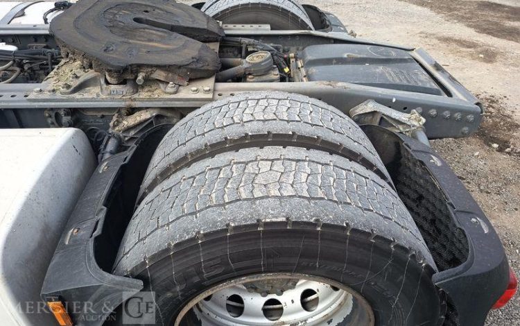 DAF XF 430 FT – PTRA : 44 TONNES – DIESEL – 718679 KMS – ANNEE 2017 BLANC EQ-776-KZ