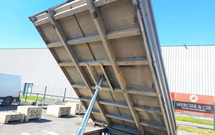 RENAULT MASTER BENNE SIMPLE CABINE COFFRE  ES-084-DW