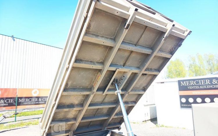 RENAULT MASTER BENNE SIMPLE CABINE COFFRE  ES-084-DW