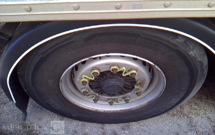 FRUEHAUF SEMI FOURGON  ES-447-ED