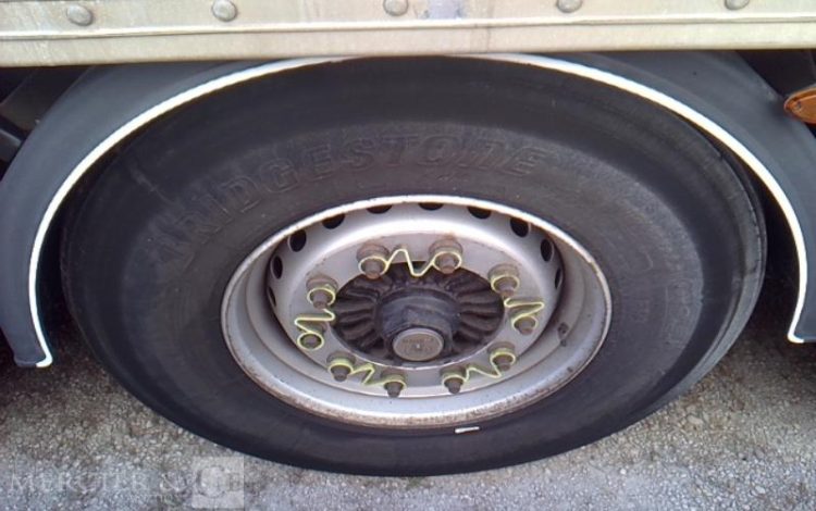 FRUEHAUF SEMI FOURGON  ES-447-ED