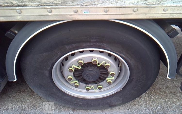 FRUEHAUF SEMI FOURGON  ES-447-ED