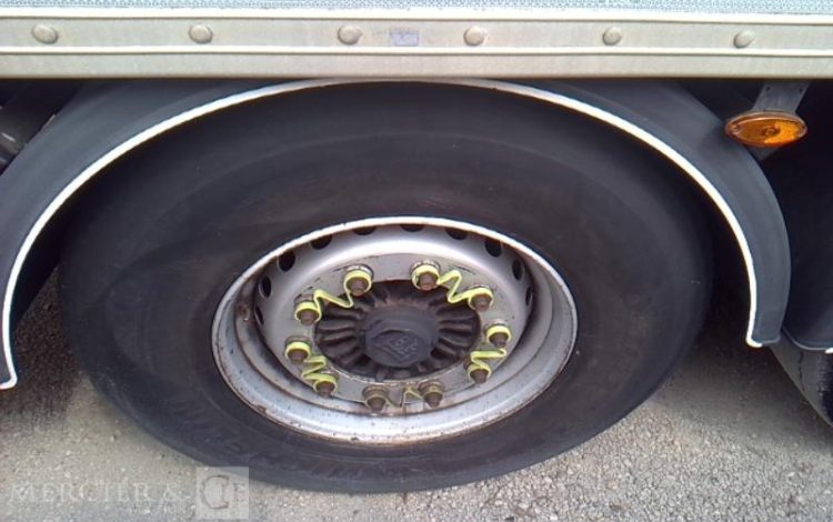 FRUEHAUF SEMI FOURGON  ES-447-ED