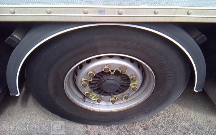 FRUEHAUF SEMI FOURGON  ES-447-ED