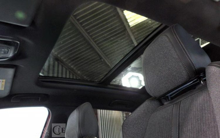 PEUGEOT 3008 1.6 BLUEHDI 120 GT LINE EAT ROUGE ES-528-MN