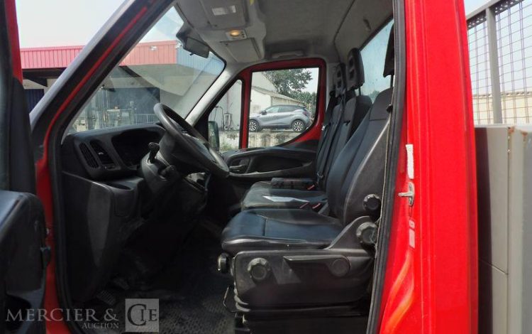 IVECO 35C12 BENNE SIMPLE CABINE COFFRE  EV-063-WZ