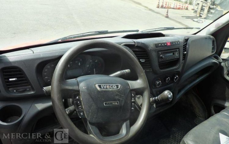 IVECO 35C12 BENNE SIMPLE CABINE COFFRE  EV-063-WZ