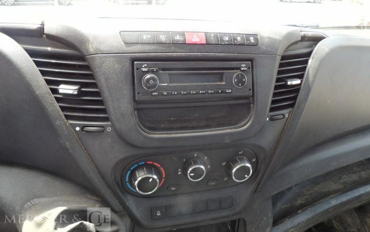 IVECO 35C12 BENNE SIMPLE CABINE COFFRE  EV-063-WZ