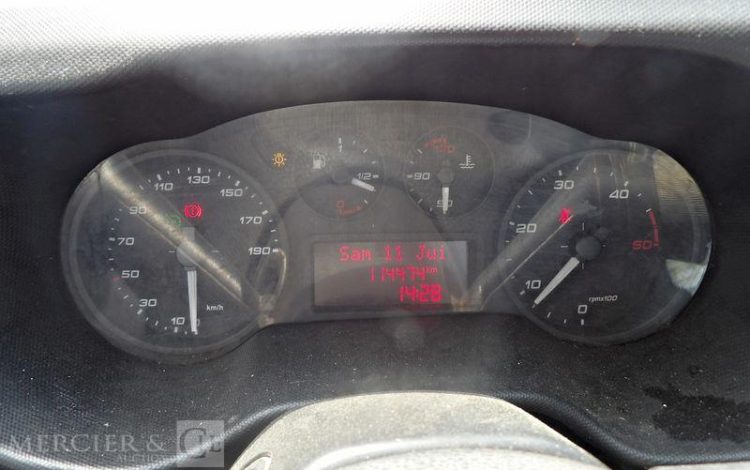 IVECO 35C12 BENNE SIMPLE CABINE COFFRE  EV-063-WZ