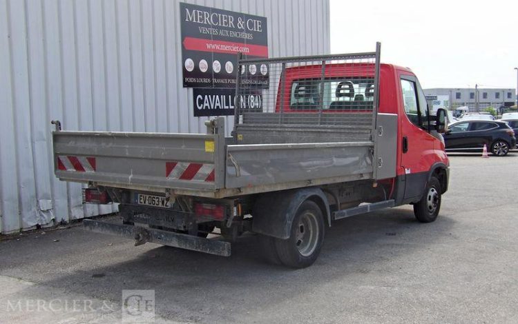 IVECO 35C12 BENNE SIMPLE CABINE COFFRE  EV-063-WZ