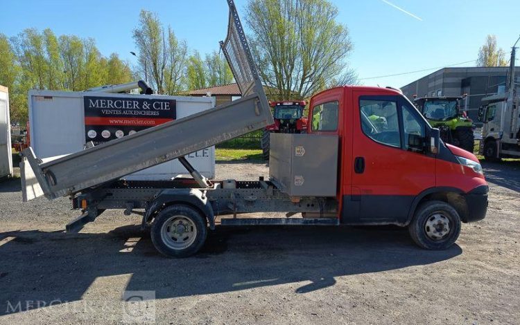 IVECO 35C12 BENNE SIMPLE CABINE COFFRE  EW-724-NF