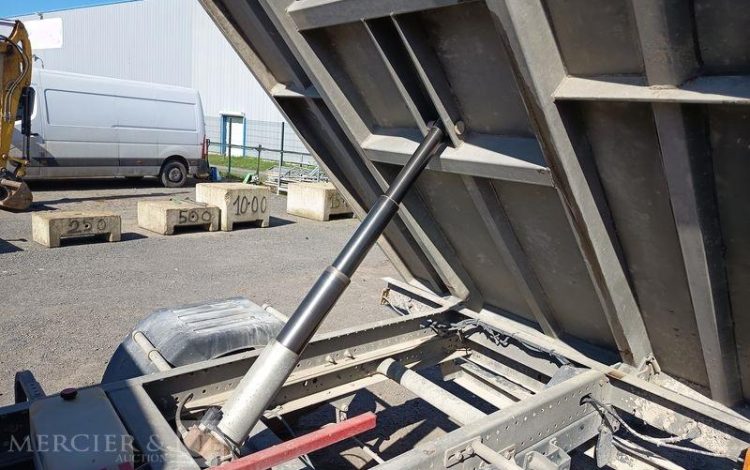 IVECO 35C12 BENNE SIMPLE CABINE COFFRE  EW-724-NF