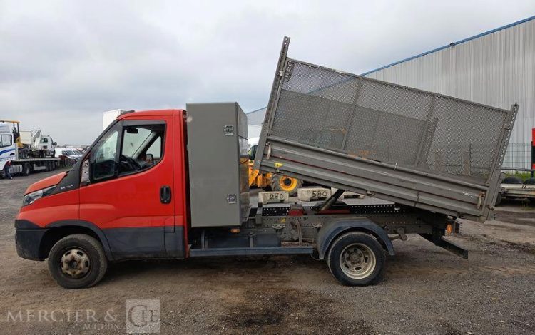 IVECO 35C12 BENNE SIMPLE CABINE COFFRE  EY-734-WL