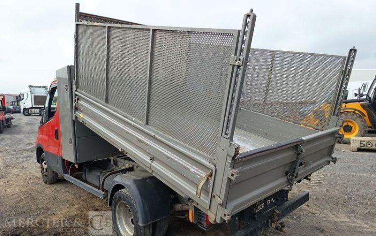 IVECO 35C12 BENNE SIMPLE CABINE COFFRE  EY-734-WL