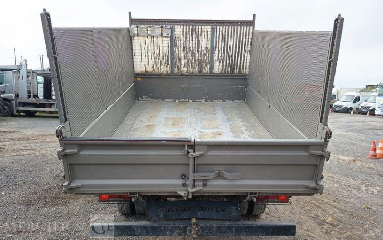 IVECO 35C12 BENNE SIMPLE CABINE COFFRE  EY-734-WL