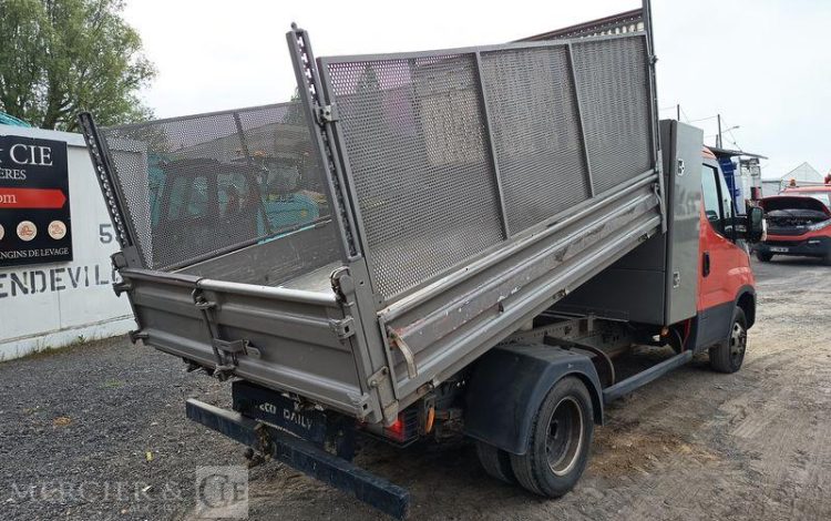 IVECO 35C12 BENNE SIMPLE CABINE COFFRE  EY-734-WL