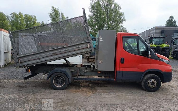 IVECO 35C12 BENNE SIMPLE CABINE COFFRE  EY-734-WL