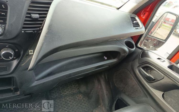 IVECO 35C12 BENNE SIMPLE CABINE COFFRE  EY-734-WL