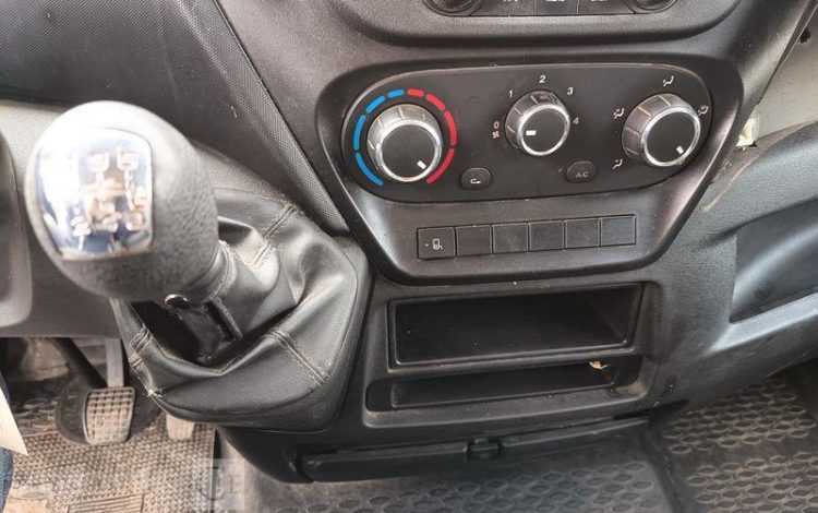 IVECO 35C12 BENNE SIMPLE CABINE COFFRE  EY-734-WL