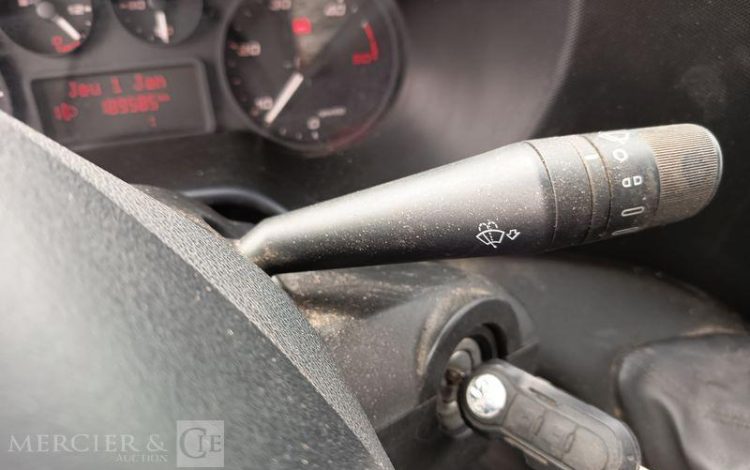 IVECO 35C12 BENNE SIMPLE CABINE COFFRE  EY-734-WL