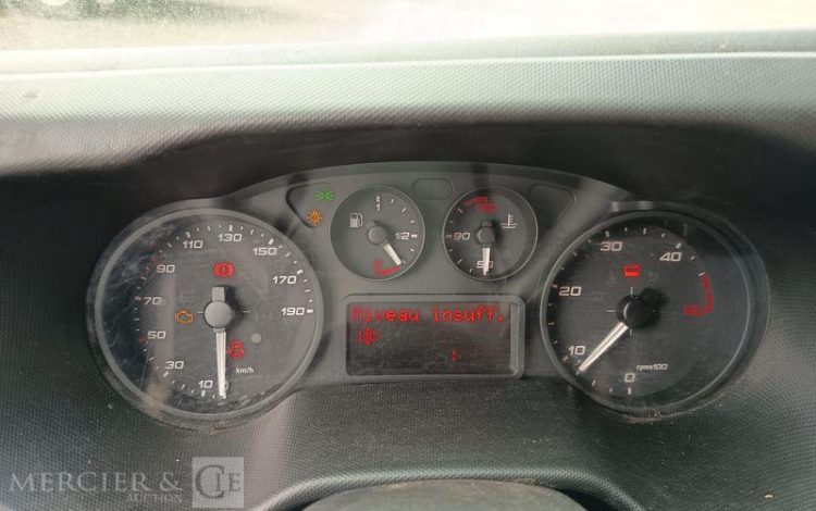 IVECO 35C12 BENNE SIMPLE CABINE COFFRE  EY-734-WL