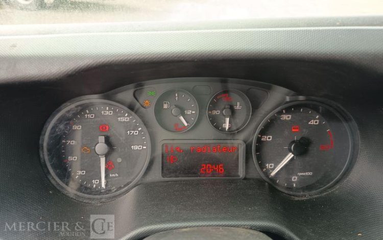 IVECO 35C12 BENNE SIMPLE CABINE COFFRE  EY-734-WL