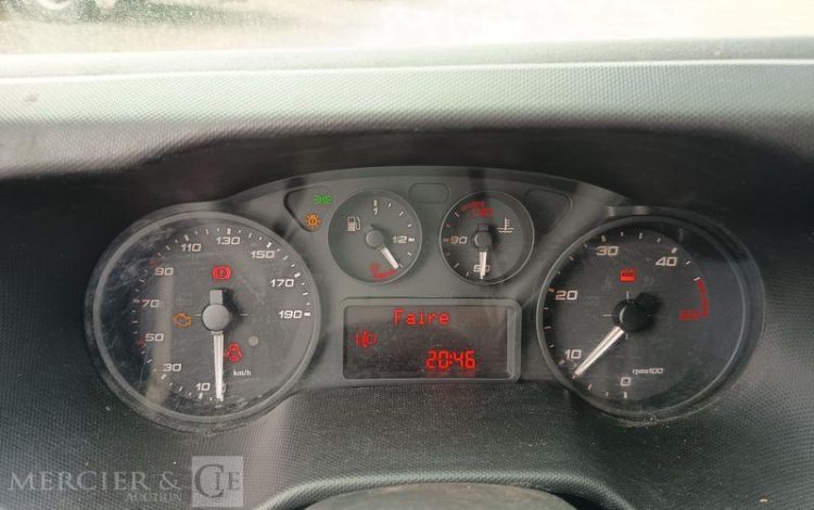 IVECO 35C12 BENNE SIMPLE CABINE COFFRE  EY-734-WL