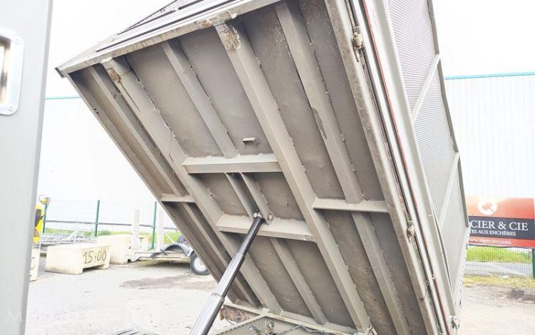 IVECO 35C12 BENNE SIMPLE CABINE COFFRE  EY-734-WL