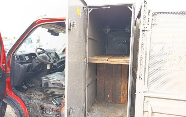 IVECO 35C12 BENNE SIMPLE CABINE COFFRE  EY-734-WL