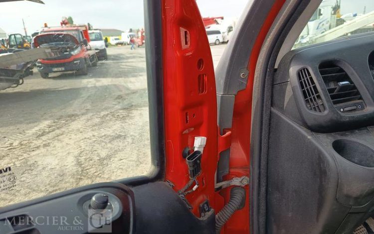IVECO 35C12 BENNE SIMPLE CABINE COFFRE  EY-734-WL