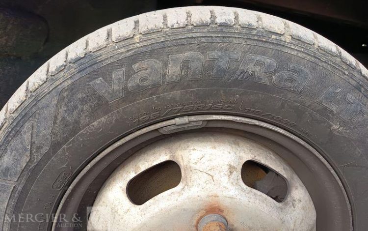 IVECO 35C12 BENNE SIMPLE CABINE COFFRE  EY-734-WL