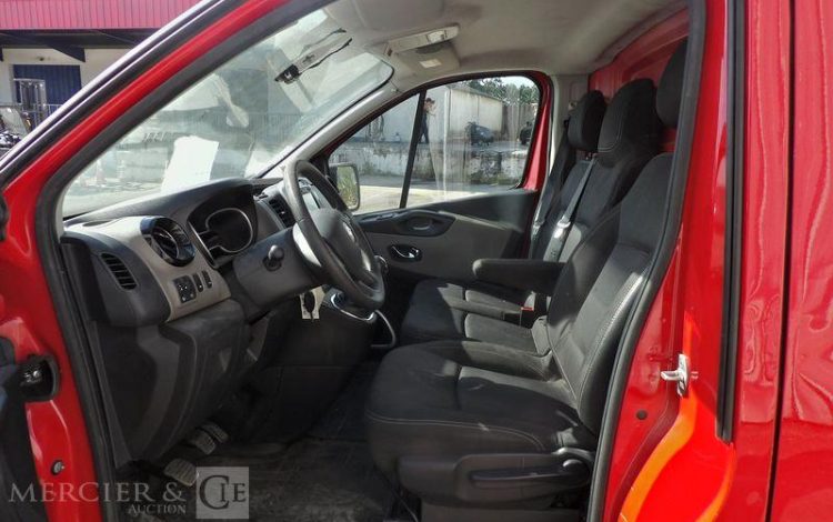 RENAULT TRAFIC 1.6 DCI 125ch 1T2 L1H1 GRAND-CONFORT ROUGE FB-490-BB