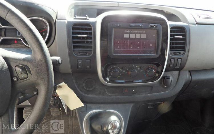 RENAULT TRAFIC 1.6 DCI 125ch 1T2 L1H1 GRAND-CONFORT ROUGE FB-490-BB