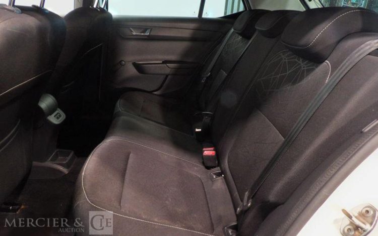 SKODA FABIA 1.0 MPI 75CH CLEVER BLANC FC-826-EK