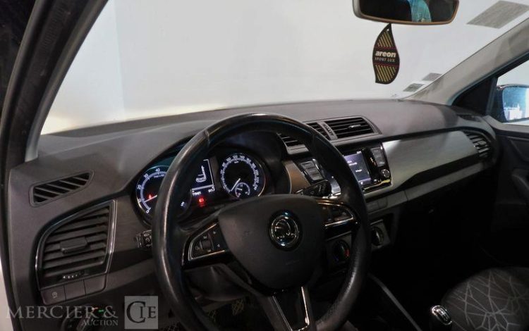 SKODA FABIA 1.0 MPI 75CH CLEVER BLANC FC-826-EK