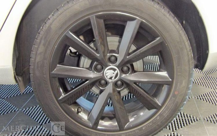 SKODA FABIA 1.0 MPI 75CH CLEVER BLANC FC-826-EK