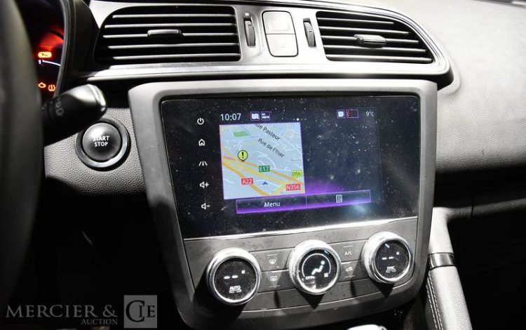 RENAULT KADJAR 1.3 TCE 140ch BUSINESS EDC BLEU FK-300-FT