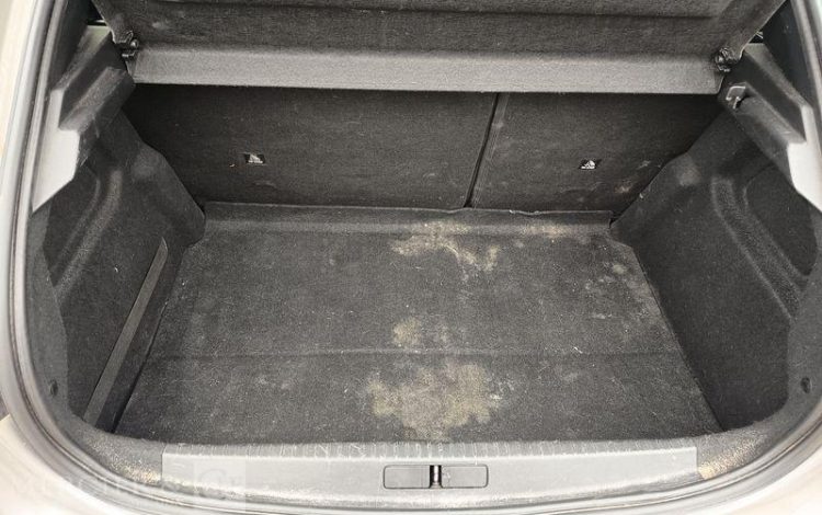 PEUGEOT 208 GRIS FL-675-TW