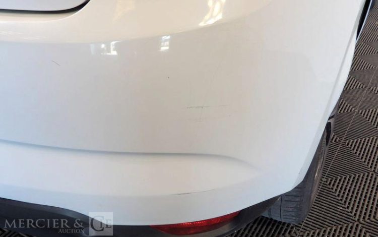 RENAULT MEGANE 1.3 TCE 115 LIMITED BLANC FL-946-BL