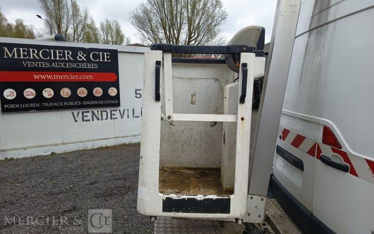RENAULT MASTER AVEC NACELLE VERSALIFT ETL32-125 – 12 METRES – DIESEL – ANNEE 2019 BLANC FM-588-MG