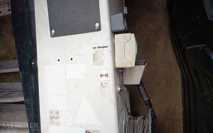 RENAULT MASTER AVEC NACELLE VERSALIFT ETL32-125 – 12 METRES – DIESEL – ANNEE 2019 BLANC FM-588-MG