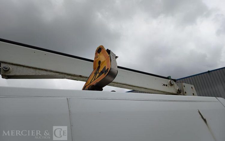 RENAULT MASTER AVEC NACELLE VERSALIFT ETL32-125 – 12 METRES – DIESEL – ANNEE 2019 BLANC FM-588-MG